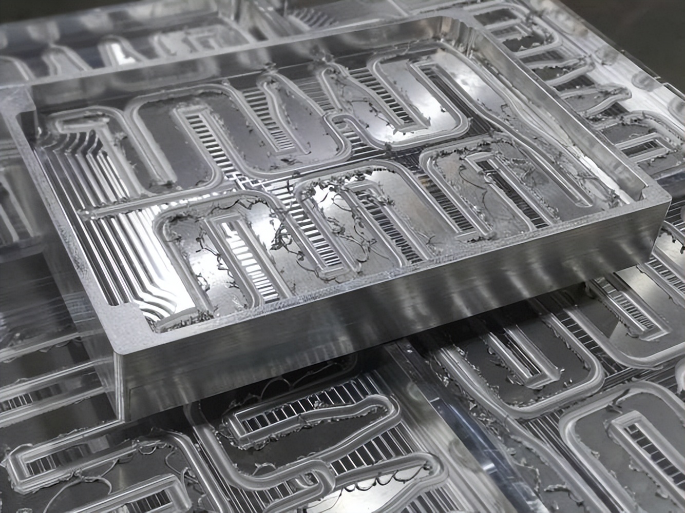 液冷板工艺及常见缺陷_液冷板_埋管冷板深孔钻冷板FSW搅拌摩擦焊冷板压铸冷板钎焊冷板